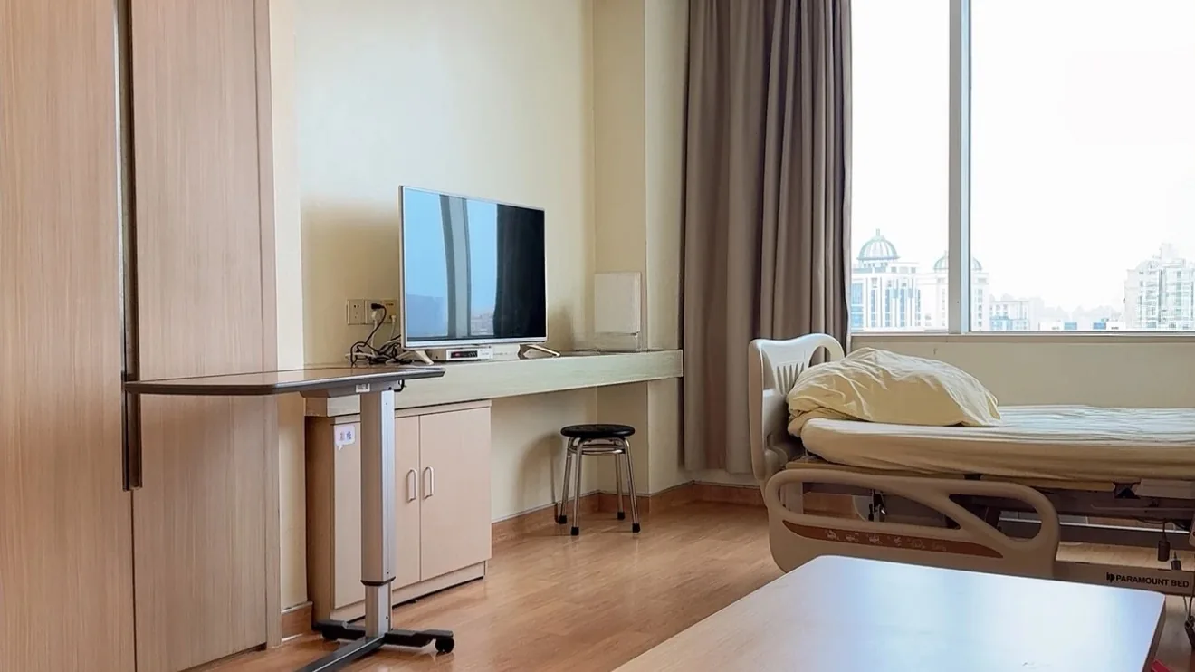Oncology ward at Sun Yat-sen University Cancer Center, Guangzhou